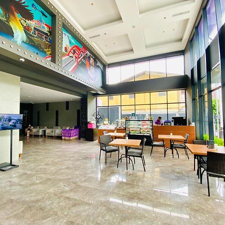Fox Hotel Jayapura Dış mekan fotoğraf